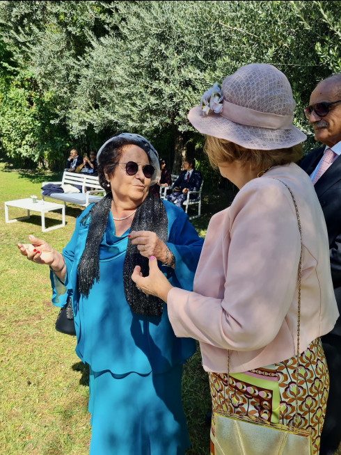 Angelica and Concetta in conversation.