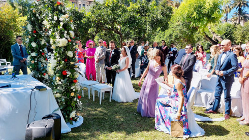 Jay looking at Filly at the alter.