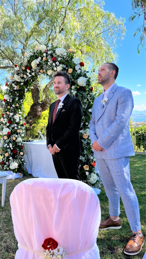 Jay and Dave wait for Filly.
