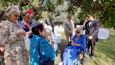 Angelica and Grandma meet.