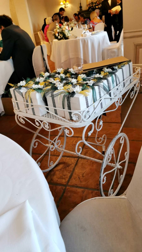 A cart of Bomboniera inside the dinner hall.