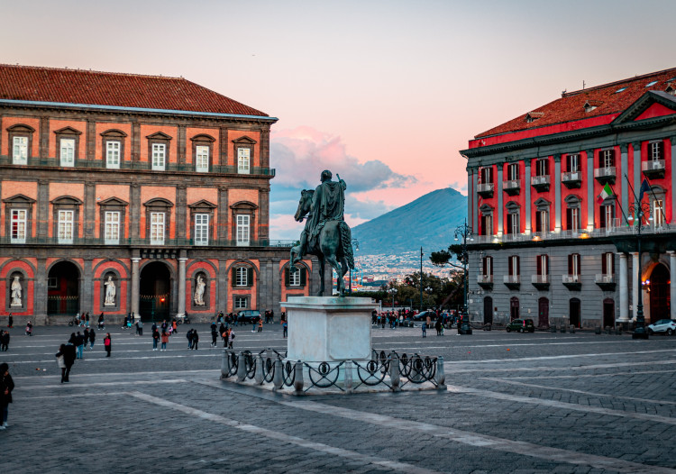 Piazza Del Plebiscito, Napoli.